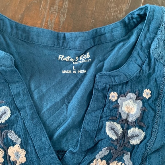 Flutter and Kick Maternity Top - Picture 2 of 2